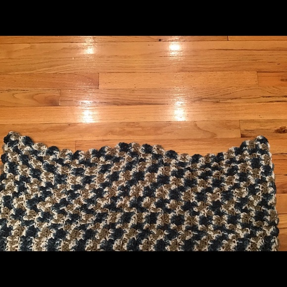 VINTAGE HANDMADE CROCHET AFGHAN LAP /BABY BLANKET STADIUM BLANKET - Picture 3 of 3